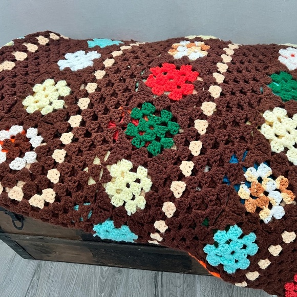 VTG Boho Retro Throw, Granny Square Afghan, Crochet Jewel-Tone Blanket 88” x 67” - Picture 4 of 7